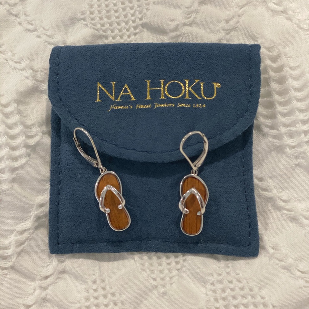 Na Hoku Hawaiian Slipper Leverback Earrings